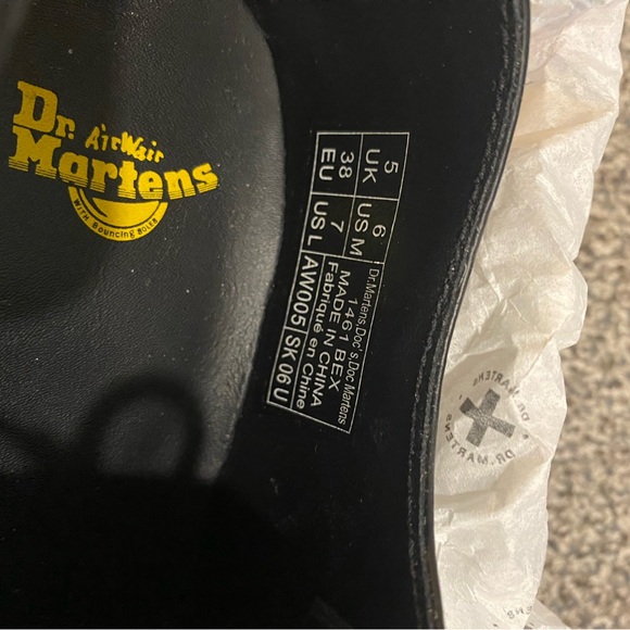 Dr. Martens 8053 Leather Platform Casual Shoes - Picture 4 of 5